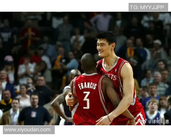 布拉彻姚明联手重塑篮球传奇之路探讨两位巨星的辉煌与挑战 布拉彻姚明联手重塑篮球传奇之路探讨两位巨星的辉煌与挑战